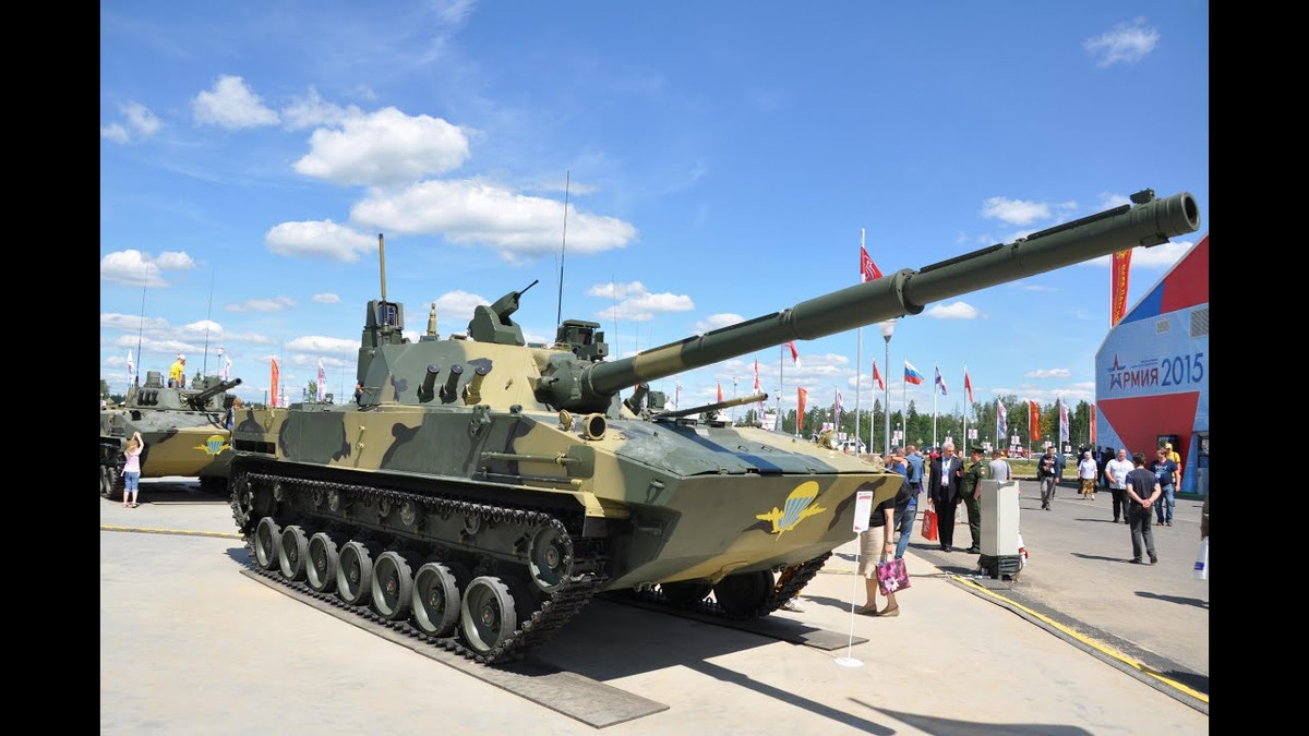 Về Sprut-SDM1, đây là mẫu phương tiện thiết giáp chiến đấu lội nước hạng nhẹ duy nhất trong lớp của nó sở hữu hoả lực như một xe tăng chiến đấu chủ lực (MBT) thông thường, với vũ khí chính đặc thù là một khẩu pháo nòng trơn cỡ 125mm. Nguồn ảnh: QQ.