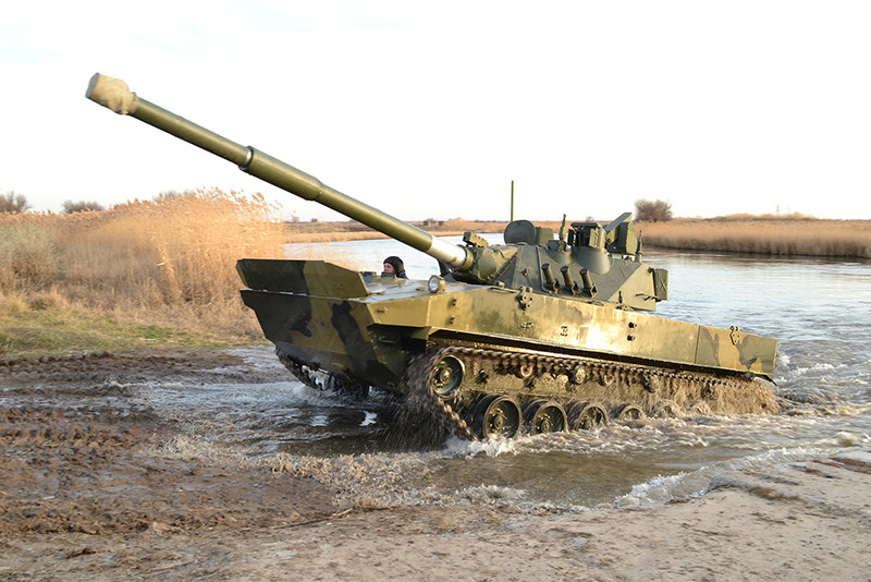 Với mẫu xe tăng hạng nhẹ mới này, chúng đều được trang bị các công nghệ hiện đại, mang tính năng kiểm soát đồng đội được cải thiện rõ rệt, thông qua các thiết bị, chúng có thể đạt được sự kiểm soát cấp chiến thuật thống nhất, một điều quan trọng trên chiến trường. Nguồn ảnh: Asiamilitaryreview.com.