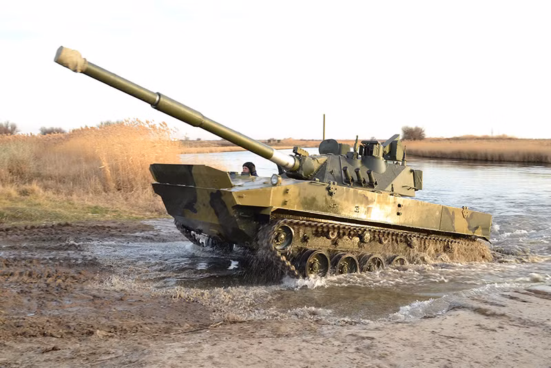 Với mẫu xe tăng hạng nhẹ mới này, chúng đều được trang bị các công nghệ hiện đại, mang tính năng kiểm soát đồng đội được cải thiện rõ rệt, thông qua các thiết bị, chúng có thể đạt được sự kiểm soát cấp chiến thuật thống nhất, một điều quan trọng trên chiến trường. Nguồn ảnh: Asiamilitaryreview.com.