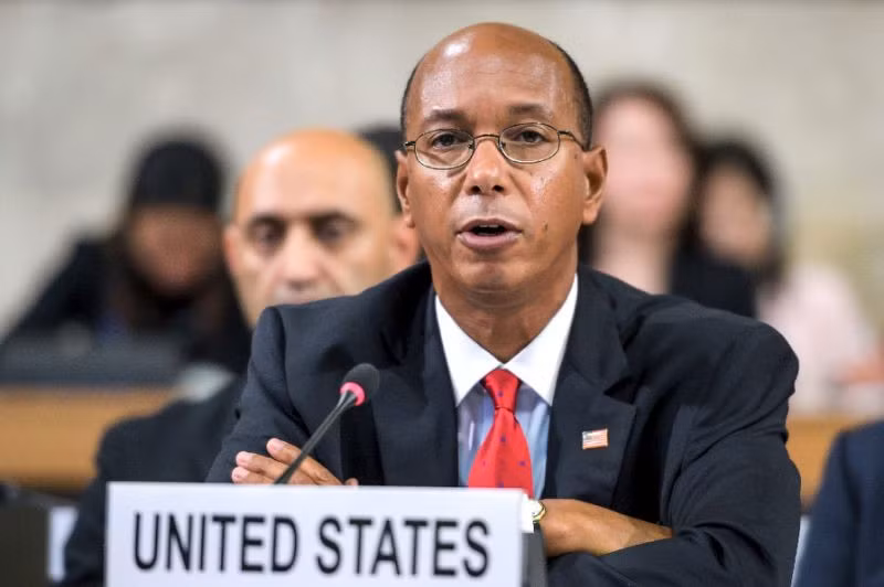 “Nếu đất nước bạn là mục tiêu của loại vũ khí đó, bạn tất nhiên muốn tìm cách bảo vệ chính mình. Vì thế chúng tôi bắt đầu nghiên cứu những ứng dụng phòng thủ và những ứng dụng khác có thể áp dụng công nghệ siêu thanh và điều này lại chính là yếu tố thúc đẩy cuộc chạy đua vũ trang Chúng tôi đã chứng kiến Trung Quốc và Nga theo đuổi mục tiêu siêu thanh một cách tích cực, quân sự hóa công nghệ này và Mỹ cần phải phản ứng một cách phù hợp”, ông Wood nói.