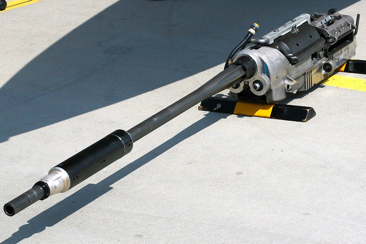 Ngoài ra, để hỗ trợ trong công tác triển khai không chiến và tự vệ, trên Typhoon còn xuất hiện một khẩu pháo ổ xoay 12.7mm Mauser BK-27 với 150 viên đạn.