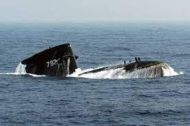 Tàu ngầm Hải Long (SS-793) được thiết kế với kích thước 66.9x8.4m, với trải trọng giãn nước khiêm tốn, chỉ đạt hơn 2.600 tấn.