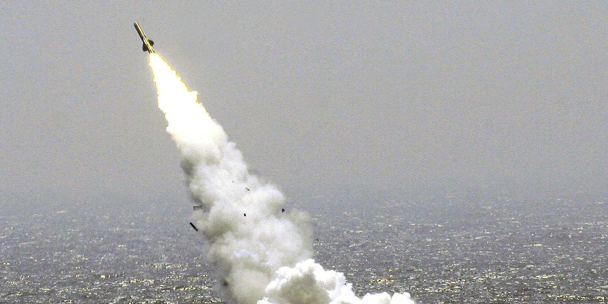 Ngoài ra, đối với sự phát triển vượt bậc, Trung Quốc thậm chí không cần cho các tàu ngầm hạt nhân của mình ra khơi mà đã chạm đến Mỹ.