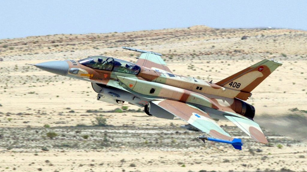 Với vũ trang đa nhiệm mà các F-16 mang theo, chúng được đánh giá là có thể tạo nên những cuộc oanh kích mang độ tàn phá “kinh hoàng”. Song, khi đối mặt với lớp phòng thủ của Syria thì có lẽ là “chưa đủ tốt”.