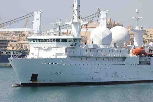 Cùng với các hệ thống trên, con tàu có phạm vi bao quát lên tới 3.900 dặm, cho phép có những thông tin tình báo sớm nhất có thể cho lực lượng này.