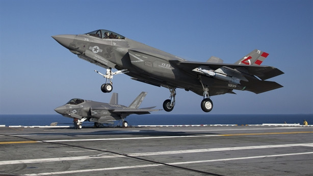 Còn về FC-31 nguyên bản, tiền đề cho tiêm kích hạm mới này. Đây là máy bay chiến đấu phản lực thế hệ thứ 5 của Trung Quốc, hiện nay có sự xuất hiện của 4 nguyên mẫu cho loại tiêm kích tàng hình này.