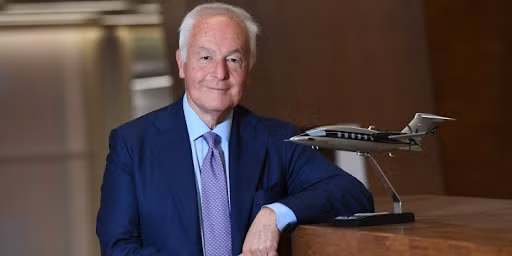 “Thực hiện cam kết của Chính phủ trong việc hỗ trợ sự thay đổi của Piaggio Aerospace, đơn hàng đáng chú ý này nâng cao hơn nữa giá trị của Công ty, hiện đã gần tìm được chủ sở hữu mới,” ủy viên của Piaggio Aerospace, Vincenzo Nicastro cho biết.