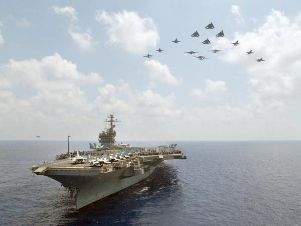 Về USS John F. Kennedy (CVA-67/CV-67), là một siêu hàng không mẫu hạm và là chiếc duy nhất trong phân lớp theo tên nó (phân lớp John F. Kennedy được phát triển từ lớp Kitty Hawk).