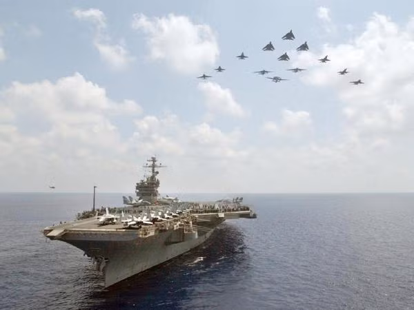 Về USS John F. Kennedy (CVA-67/CV-67), là một siêu hàng không mẫu hạm và là chiếc duy nhất trong phân lớp theo tên nó (phân lớp John F. Kennedy được phát triển từ lớp Kitty Hawk).