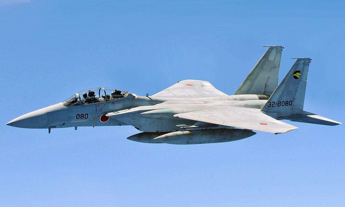 Ông cũng giải thích thêm rằng, do khả năng cơ động máy bay MiG-21 không thể so sánh với F-15. Vì vậy họ đã đưa ra một chiến thuật chiến đấu riêng giúp chúng chiếm ưu thế hơn trong quá trình chiến đấu.