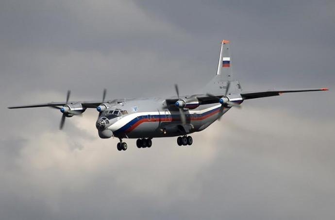 Chi tiết về An-12, đây là một loại vận tải cơ của Nga từ thời Liên Xô cũ, trong hơn 3 thập kỷ, An-12 đã giữ nhiệm vụ là một vận tải cơ chuyển hàng hoá quân dụng và lính nhảy dù tiêu chuẩn, thuộc Lực lượng Không quân Liên Xô.