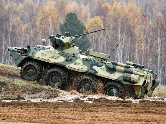 Với góc bắn cao, pháo phòng không này cực kì phù hợp với BTR-82A khi thường xuyên di chuyển mặt trận đồi núi hiểm trở, đảm bảo hoả lực để tự vệ và tác chiến.