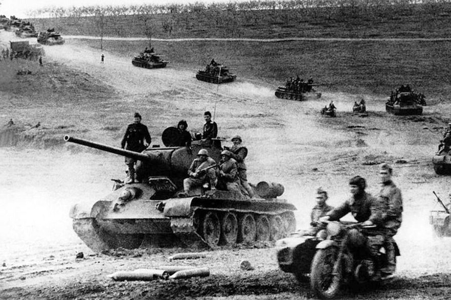 Cuộc hành quân vốn đã được chuẩn bị trong điều kiện tuyệt đối bí mật, đã gây bất ngờ hoàn toàn cho quân phát-xít Đức.