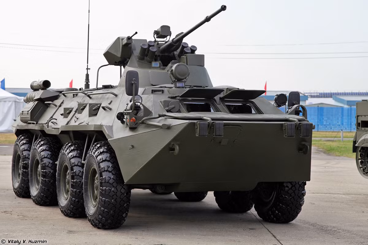 Còn về BTR-82A , được biết, lô hàng đầu tiên của các phương tiện chiến đấu BTR-82A trước đây do Nga sản xuất đã được chuyển tới Belarus hồi cuối tháng 9/2021. Nguồn ảnh: Pinterest.