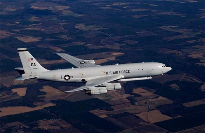 Theo nội dung của tuyên bố trên, E-8C sau khi xuất kích đã tiếp tục bay vòng trên khu vực Tây Bắc, khu vực Trung tâm và vùng Đông Bắc của Biển Đen, ở độ cao từ 7.000 – 10.000m và tiến đến gần biên giới Nga.