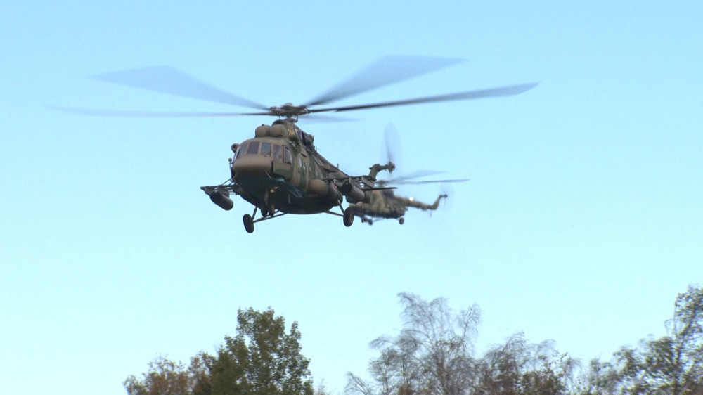 Đặc biệt là chiến đấu cơ Su-24MR và Su-25, trên 20 chiếc Mi -8 và máy bay trực thăng Mi-24. Ngoài ra còn có 15 máy bay không người lái (UAV) với nhiều sửa đổi và chỉ định nhiệm vụ khác nhau, ông nói rõ.