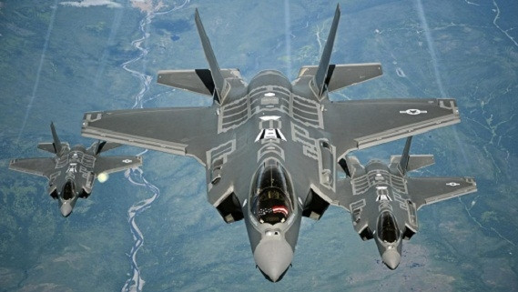 Tờ Sina đã “hiến kế” cho Mỹ hãy dùng các máy bay chiến đấu thế hệ thứ 5 của mình, những chiến đấu cơ tàng hình F-35 Lightning II. Điều tiên quyết là các F-35 phải mang hệ thống tác chiến điện tử, đẩy cao khả năng ẩn nấp, tàng hình của mình.