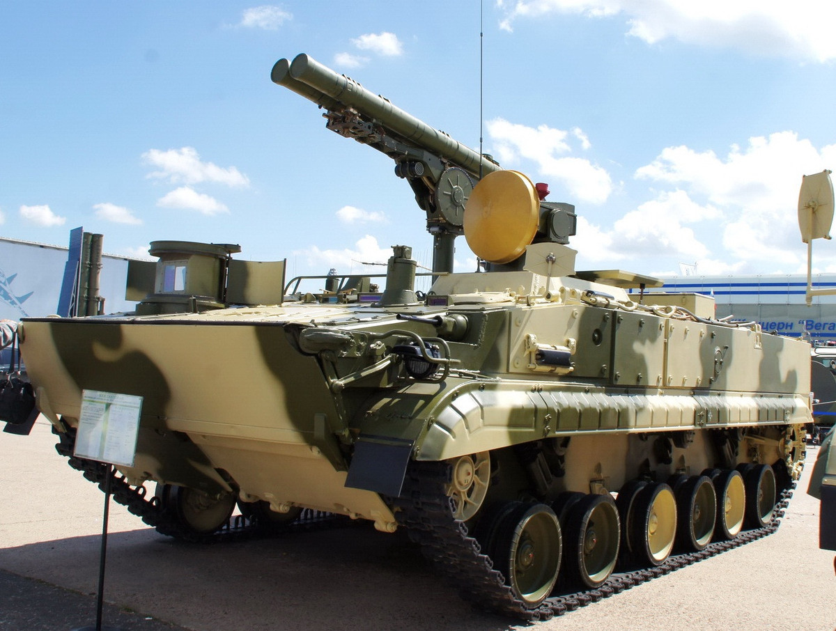 Và ngoài tên gọi thông thường, loại tên lửa chống tăng thông minh 9M123M Khrizantema này của Nga chúng còn được biết đến với cái tên mà các nước phương Tây đặt cho với tên hiệu NATO là AT-15 Springer.