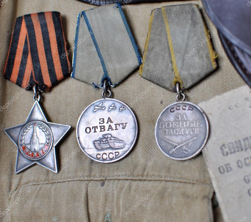 Sự phục vụ và hy sinh của Kira Lopatina đã được Quốc gia ghi nhận. Cô đã được trao huy chương "Vì sự nghiệp Vẻ vang" và "Vì sự bảo vệ của Zapolyarye". Nguồn ảnh: RBTH.