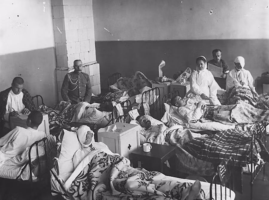 Sự thật cuối cùng cũng lộ ra khi Kira phải nhập viện vì một cơn bạo bệnh. Bộ Tư lệnh bị sốc và đã kịp thời ra lệnh đưa cô trở về hậu phương. Tuy nhiên, họ đã không tước đoạt giải thưởng quân sự của cô ấy và thậm chí còn gửi thêm một lá thư cảm ơn vì sự phục vụ của cô cho tổ quốc.