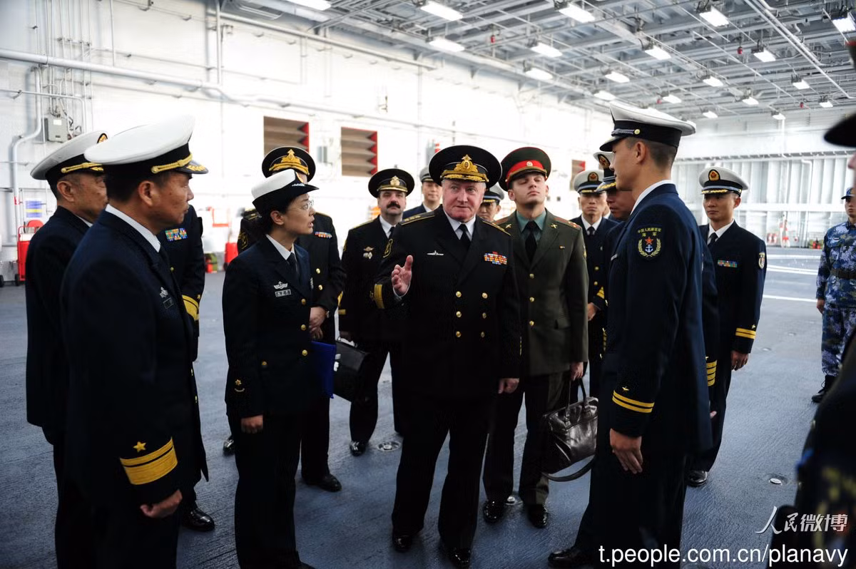 Vào tháng 9, Phó Giám Đốc điều hành của United Shipbuilding Corporation, ông Vladimir Korolyov đã cho biết, tàu ngầm tiên tiến Generalissimus Suvorov sẽ được thử nghiệm thực tế vào năm 2022. Và hiện tại con tàu này đang được chuẩn bị để hạ thủy.