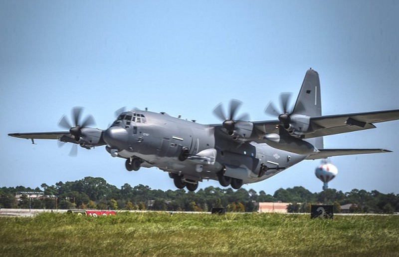 Loại máy bay này được Quân đội Mỹ sử dụng để hỗ trợ các đơn vị mặt đất, dẫn đường cho các máy bay chiến đấu khác và chống lại các đơn vị phòng không của đối phương với hệ thống vũ khí đầy uy lực của nó.