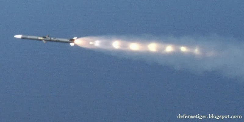 Các tên lửa này được trang bị động cơ tên lửa nhiên liệu lỏng, đem lại sự thuận lợi trong sử dụng và đảm bảo cho các tên lửa này kết hợp cùng sải cánh của nó tốc độ lên tới Mach 4.