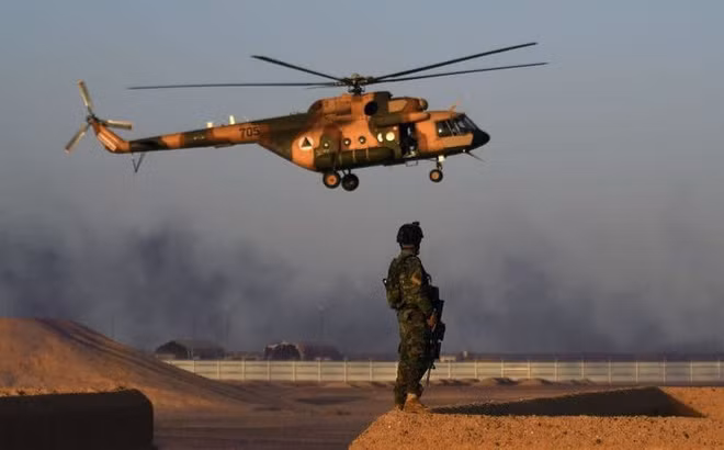 Và dù là ông Payenda hay Mỹ đi chăng nữa, thì cũng không phải những người đầu tiên nêu lên ý kiến, bày tỏ sự lo lại về hệ thống những người lính “ma” này của Quân đội Afghanistan.