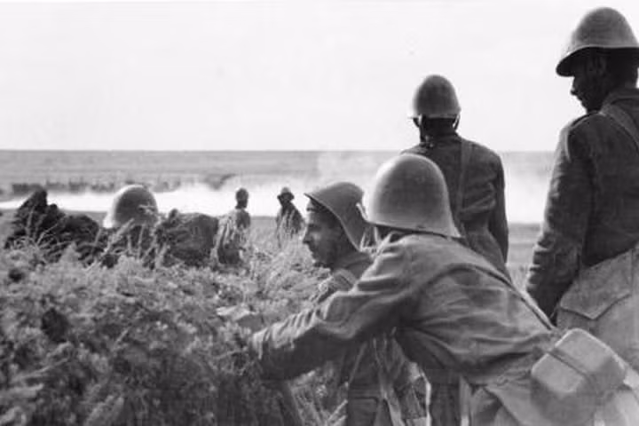 Ở Rzhev, không có lực lượng Romania yếu hơn gác sườn quân Đức, và các đợt tấn công của Liên Xô liên tục bị đẩy lui bởi lực lượng phòng thủ được chuẩn bị tốt.