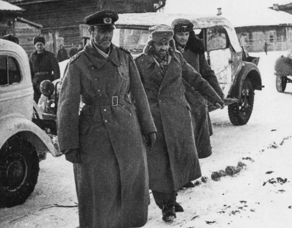 Hồng quân khởi động Chiến dịch Sao Hỏa vào ngày 25/11, một tuần sau Chiến dịch Sao Thiên Vương, huy động nhiều binh sĩ và pháo binh ở Rzhev hơn Stalingrad. Tuy nhiên Hồng quân đã không thành công trong việc vây Tập đoàn quân số 9 trong thế gọng kìm như với Tập đoàn quân số 6 của Thống chế Đức Friedrich Paulus.