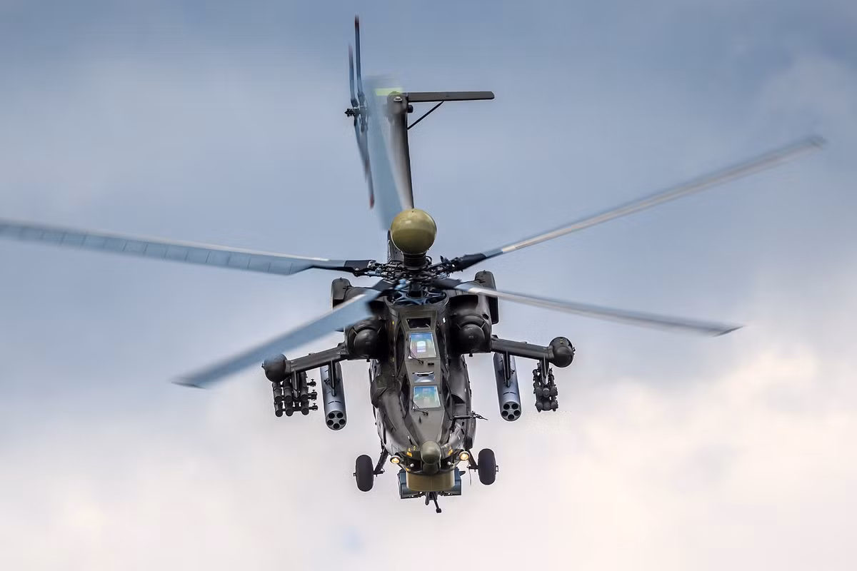 Cụ thể, về sự cơ động của mẫu trực thăng này, chúng mang khả năng bay hết sức ổn định, nhào lộn hay thực thi các thao tác linh hoạt một cách dễ dàng, ít nhất là trong tầm 250km/h như màn biểu diễn.