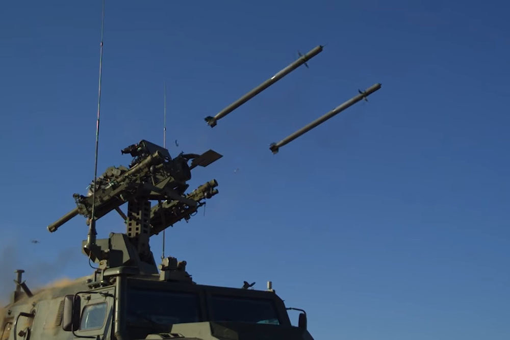 Về hoả lực, hệ thống phòng không hạng nhẹ Gibka-S được phát triển với 8 tên lửa trong hệ thống vũ trang của mình, các loại tên lửa được áp dụng trên hệ thống phòng không này bao gồm tên lửa Igla-S hoặc Verba, sở hữu tầm bắn tối đa 6000m, độ cao đạt từ 3500 – 4500m tuỳ loại tên lửa. Nguồn ảnh: cherva.ga.