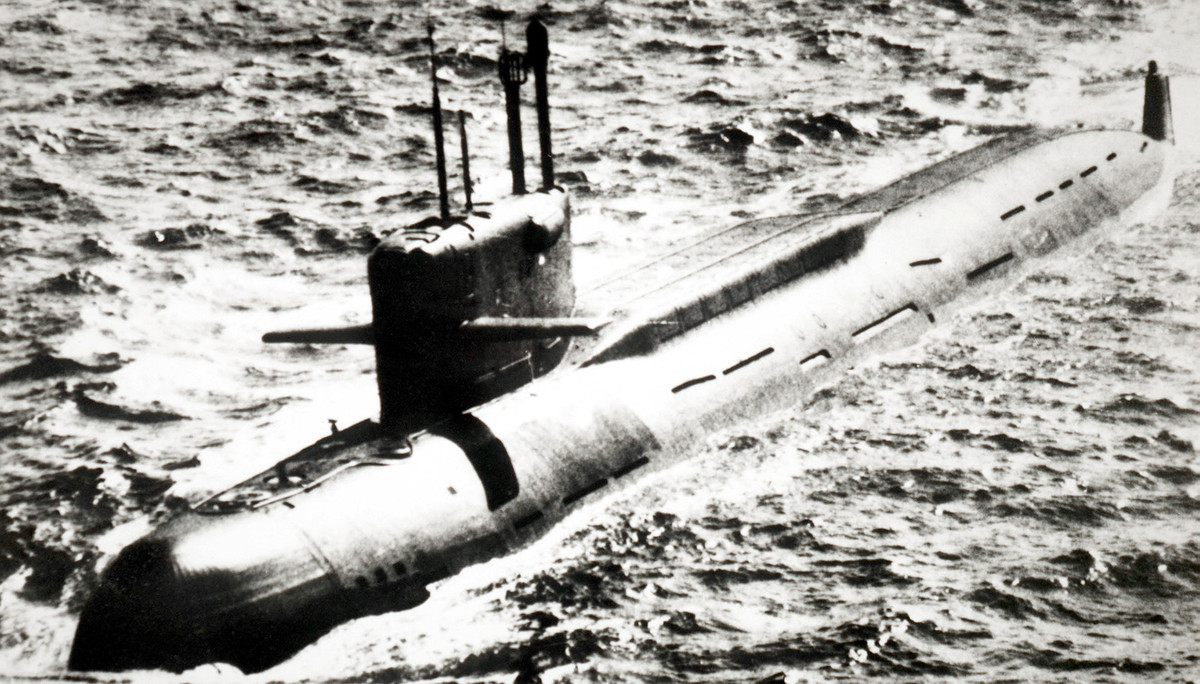 Các tàu ngầm hạt nhân tên lửa lớp Yankee này đã có thiết kế vượt trội hơn các “đàn anh”, với trọng tải choán nước đã lên đến 24.000 tấn, với 107 thuỷ thủ đoàn trong tàu.