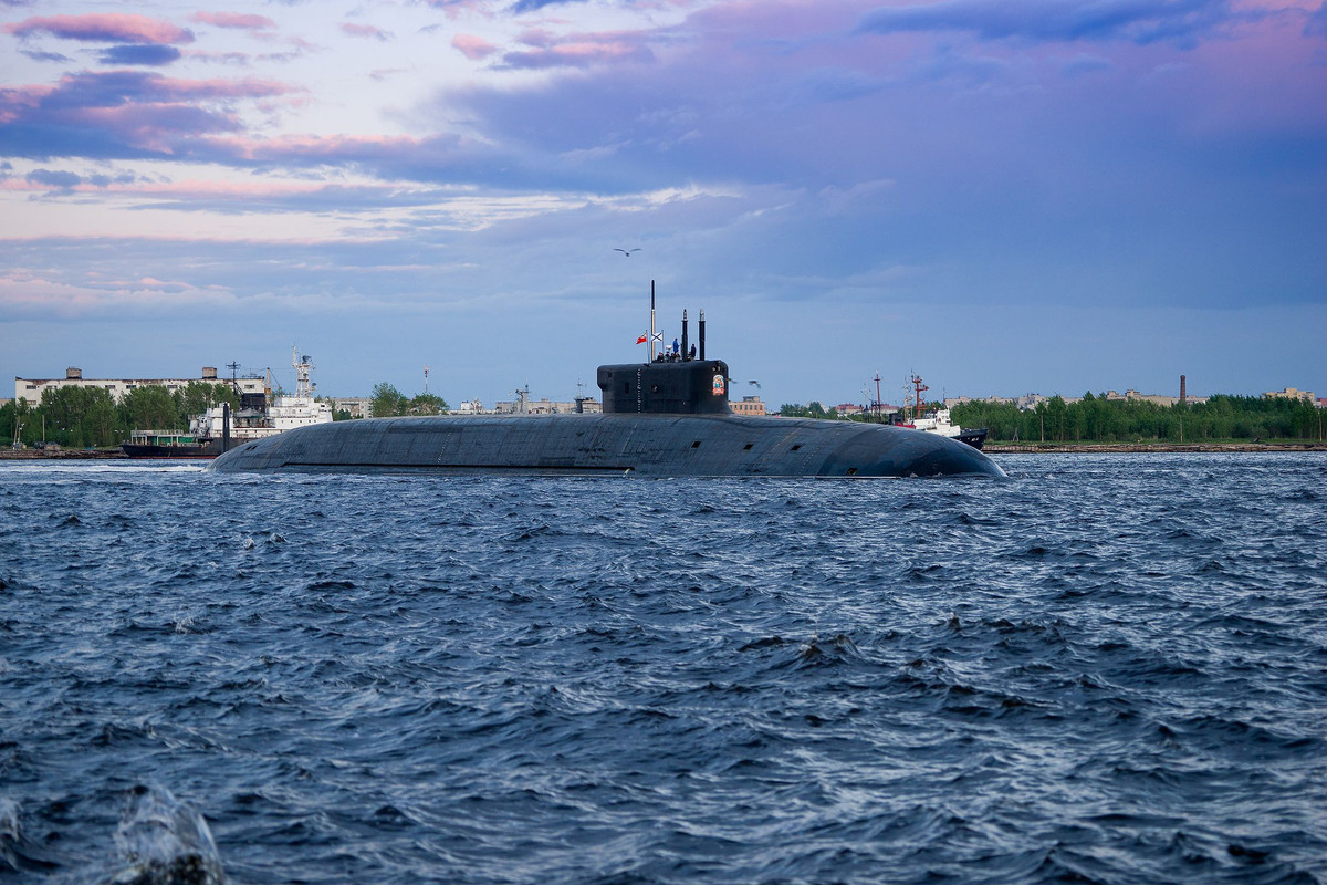 Trước đó, con tàu đầu tiên thuộc lớp Borey-A là tàu ngầm Knyaz Vladimir đã được Sevmash hoàn thiện và đưa vào biên chế vào tháng 6/2020, nối tiếp là tàu ngầm Knyaz Oleg cũng đã nhập biên trước tàu Generalissmus Suvorov chỉ vài ngày. Nguồn ảnh: caspiannews.com.