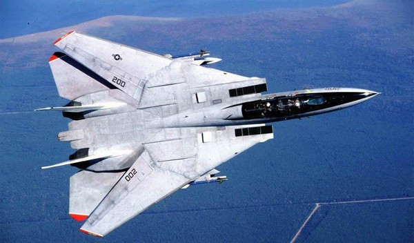 Và chỉ có duy nhất tiêm kích F-14 Tomcat là bị loại biên từ lâu, “nghỉ hưu” từ khá sớm, loại tiêm kích này được đánh giá là rất tân tiến của Mỹ. Song, có nhiều ý kiến nói rằng, nếu không có mối đe doạ từ Liên Xô thì giữ lại cũng chẳng có ý nghĩa gì.