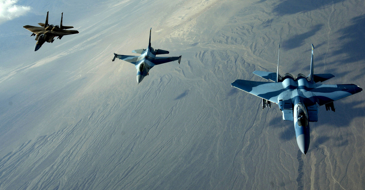 Trong khi đó, các loại chiến đấu cơ Egle và Viper lại vẫn hiện hữu trong hàng ngũ Không quân Mỹ, vẫn tiếp tục phục vụ, và Mỹ cũng liên tục đẩy mạnh dây chuyền sản xuất hai nền tảng máy bay này hiện nay.