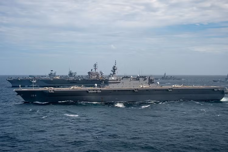 Theo thông tin được truyền thông quốc tế đăng tải, các đơn vị thuộc Hải quân Nhật Bản và Hải quân Mỹ đã tiến hành huấn luyện chiến thuật, phối hợp giữa các đơn vị mặt nước và không chiến. Các con tàu được tiếp nhiên liệu trên biển và thực thi các cuộc tập trận tấn công trên biển.