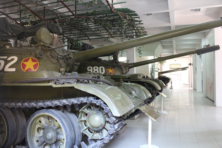 Tần suất hiện hữu của dòng chiến xa chủ lực T-54 tối tân này đã lan nhanh như một “cơn sốt”, người Ba Lan cho đến Séc sử dụng chúng, thậm chí là Trung Quốc còn sao chép lại nó, và đảm bảo rằng, Triều Tiên cho đến Việt Nam, hay Lào và Campuchia thì vẫn đều đủ số lượng cần thiết. Nguồn ảnh: Báo Quân Đội Nhân Dân Việt Nam.