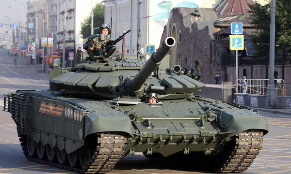 Về cách bố trí, T-72B3M được bố trí gần sát với các T-72 tiêu chuẩn, với khoang lái ở thân trước, khoang chiến đấu trung tâm và bộ trợ lực sau xe. Mẫu xe tăng chủ lực này sẽ được vận hành bởi 3 người trong kíp lái chiến đấu.