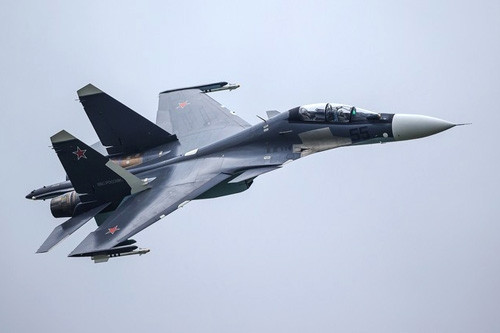 Đầu tiên là Su-30SM, một tiêm kích mang sức mạnh tiệm cận với các máy bay chiến đấu thế hệ thứ 5 của Nga.