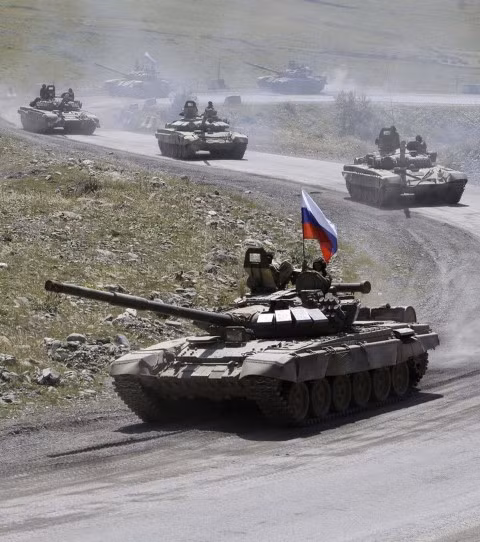 Vậy nên, ở thời điểm hiện tại các xe tăng T-72 và T-90 cùng với các phiên bản cải tiến của chúng, vẫn sẽ là chủ lực, nòng cốt trong lực lượng quân đội Nga. Nguồn ảnh: Sputnik.