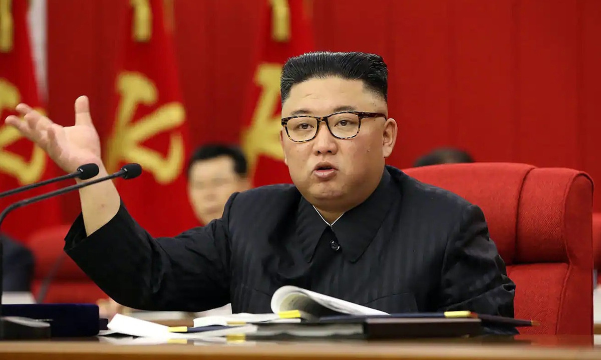 Vào đầu tháng này, vị Lãnh đạo Triều Tiên, ông Kim Jong-un cũng đổ lỗi cho Mỹ về các lệnh trừng phạt, đồng thời cũng bác bỏ khẳng định của Washington về ý định thù địch với Bình Nhưỡng.