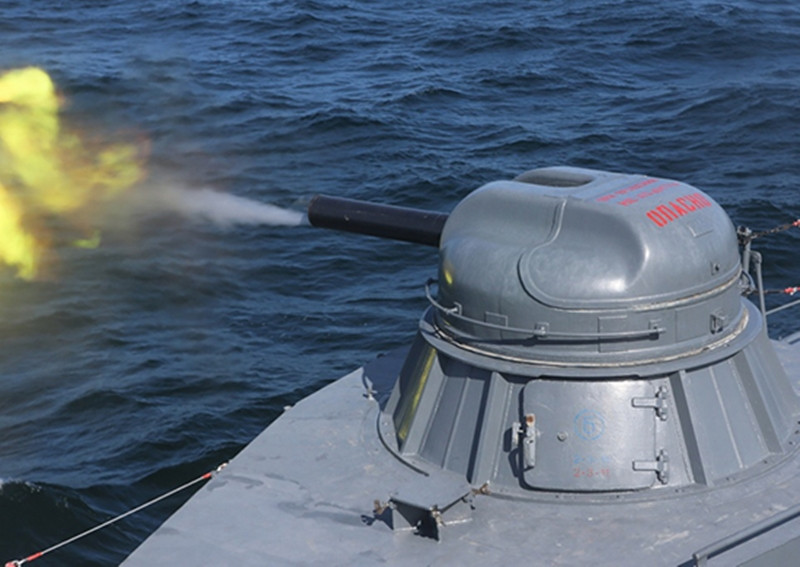 Chúng được thiết kế để có thể mang theo từ 2-4 khẩu súng máy hạng nặng, có thể có sự xuất hiện của khẩu hải pháo AK-176 cỡ nòng 76mm, hay các AK-630 cỡ nòng 30mm, và còn cả các giếng phóng 18 ống 726-4. Nguồn ảnh: QQ.