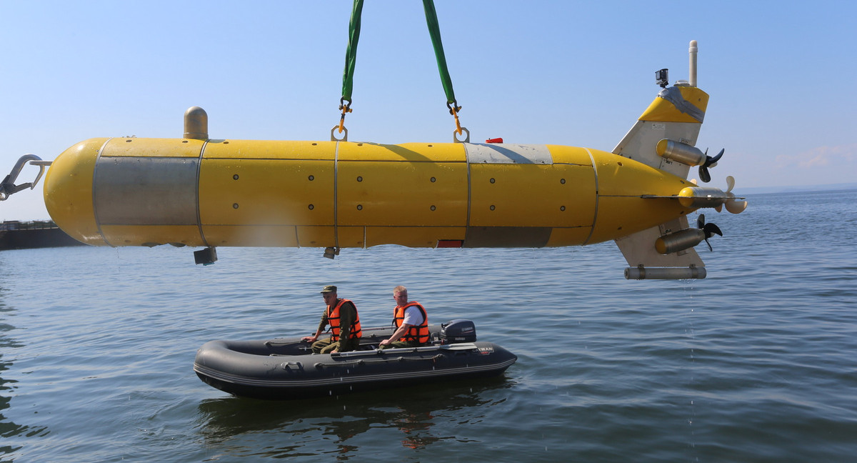 Theo những gì được biết đến, các UUV Poseidon có thể lặn sâu tới trên 1000m, di chuyển với tốc độ tối đa lên tới 200km/h, kết hợp với các nền tảng vũ khí tối tân của Nga như tên lửa Zircon, chắc chắn sẽ cực kỳ “đáng sợ” đối với các tàu sân bay địch. Nguồn ảnh: russiadaily.news.