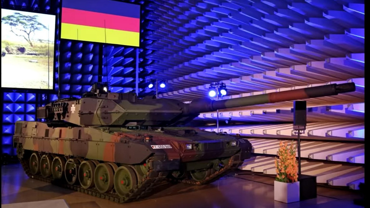 Tuy nhiên, đó chỉ là phiên bản cũ, còn hiện nay, với các gói nâng cấp theo thời gian, các Leopard vẫn xứng đáng đứng ở vị trí thứ 3 trong danh sách này, đặc biệt là các biến thể mới nhất là 2A7V.