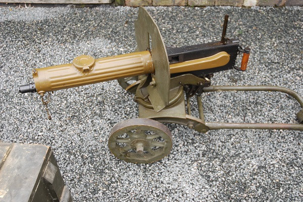 Và tính đến hiện nay, ngoài Nga thì có ít nhất 29 quốc gia khà là nhà khai thác của dòng súng máy Maxim này qua nhiều biến thể khác nhau từ những năm 1886 đến 1959. 