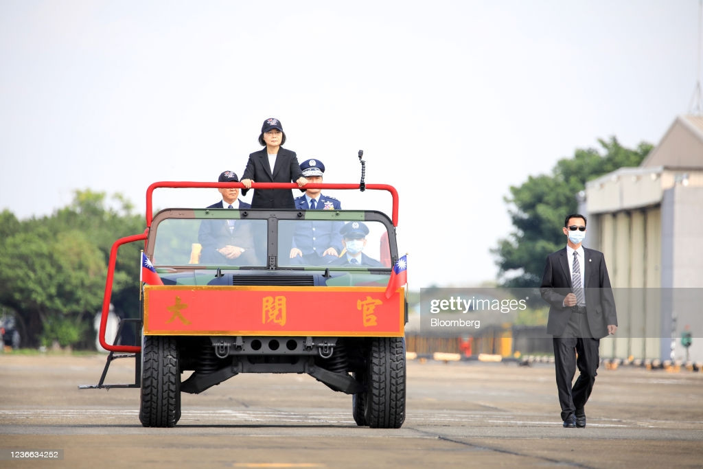 Bà Thái Văn Anh cũng nhận xét, việc tiến hành nâng cấp lần này với các chiến đấu cơ của Không quân Đài Loan là một bước tiến lớn của ngành công nghiệp quốc phòng và công nghệ hàng không vũ trụ.