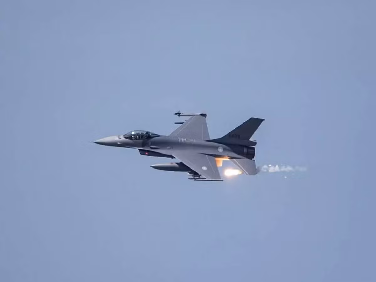 Với hệ thống mới này, F-16V mang khả năng giám sát đa chế độ vượt trội, và đặc biệt cải thiện khả năng tấn công của mình, trở nên chính xác hơn nhiều lần trong mọi điều kiện môi trường và thời tiết khi tác chiến. Nguồn ảnh: Pinterest.