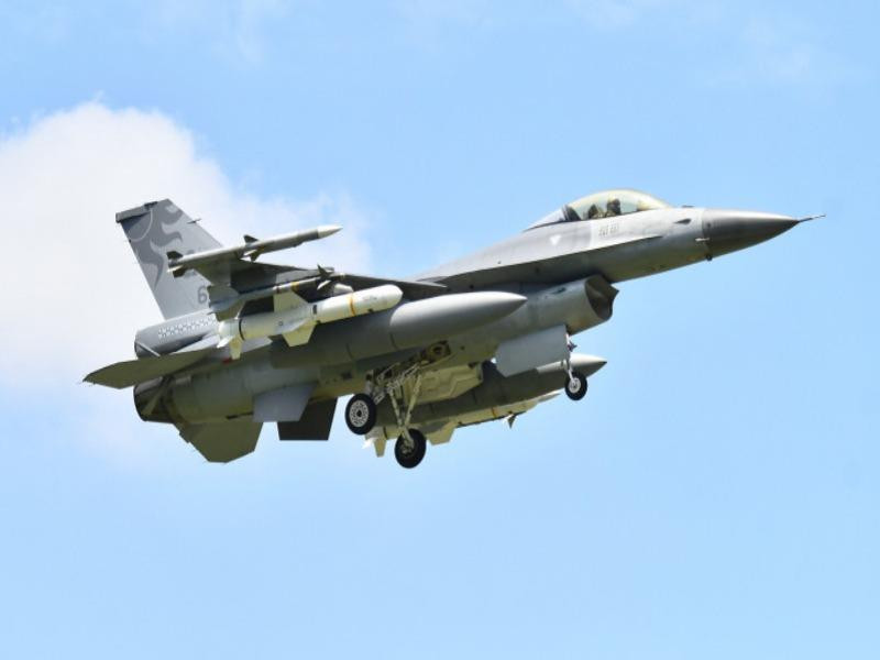 Cụ thể, bộ động cơ này sẽ cho phép F-16V mang theo lượng nhiên liệu nhiều hơn, bay được xa hơn trên hành trình bay của mình, thời gian ở trên không được duy trì lâu hơn, đồng nghĩa với việc số lượng máy bay cần cho một nhiệm vụ sẽ giảm xuống, không gian bao quát sẽ rộng lớn hơn.