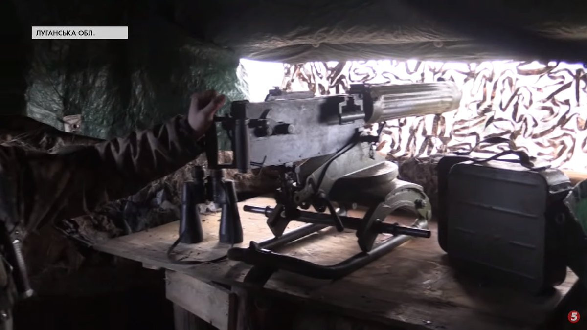 Khẩu PM M1910 này đã được thông qua và đưa vào biên chế của Quân đội Nga Hoàng từ những năm 1910, và từ tháng 11 cùng năm trở đi đã được sản xuất một cách chính thức.